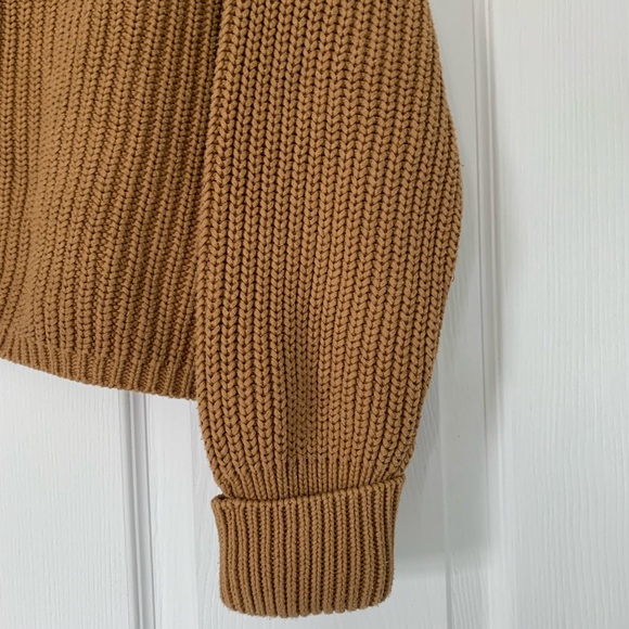 Cropped Fall Sweater - Picture 3 of 3